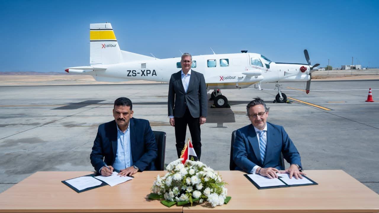 وزير البترول والثروة المعدنية يشهد التوقيع بالأحرف الأولى على عقد المسح الجوي الشامل لثروات مصر التعدينية