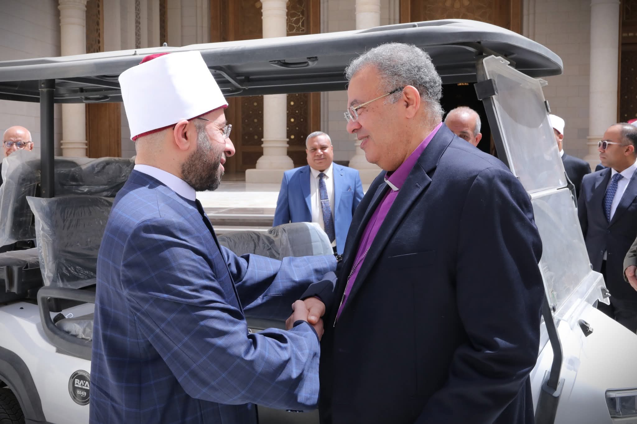 رئيس الطائفة الإنجيلية يهنئ وزير الأوقاف بقرب حلول عيد الأضحى المبارك