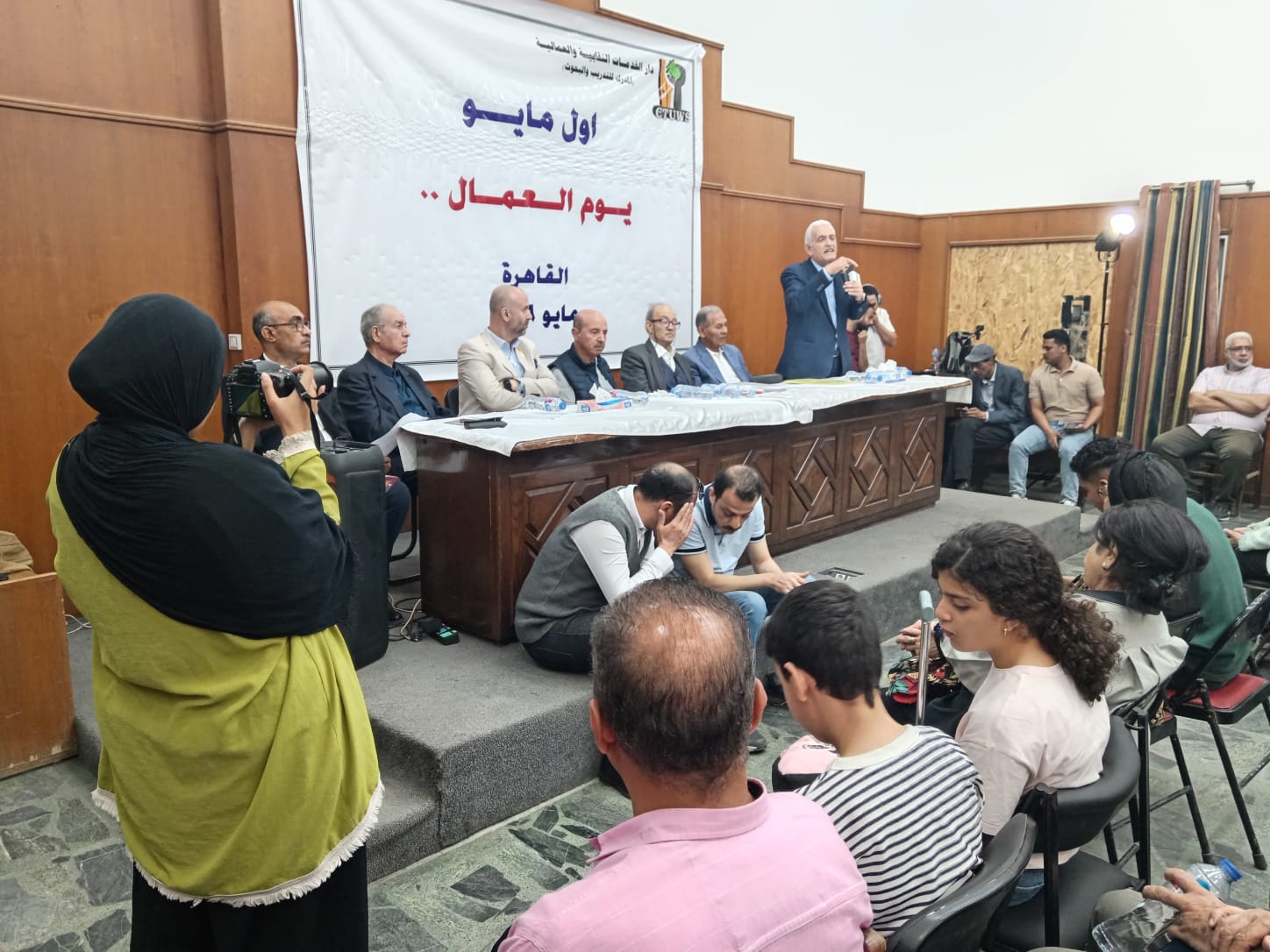 في احتفالية "الخدمات النقابية" بعيد العمال.. كمال عباس يطالب بنقابات مستقلة.. والسادات يدعو لحلول "خارج الصندوق