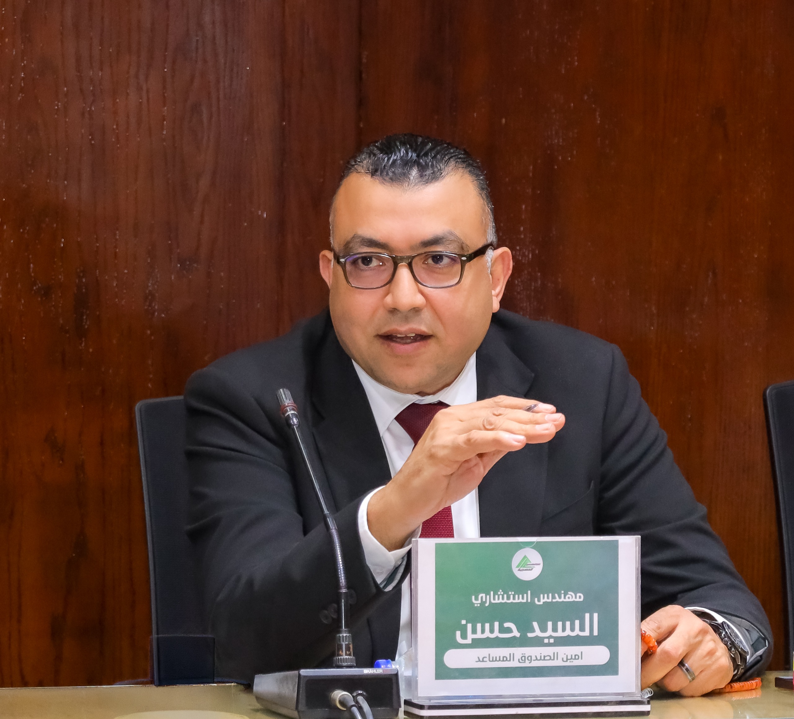 لبحث تطوير الأداء وتذليل العقبات..  اجتماع موسَّع لأمين الصندوق المساعد بنقابة المهندسين مع مديري الإدارات 
