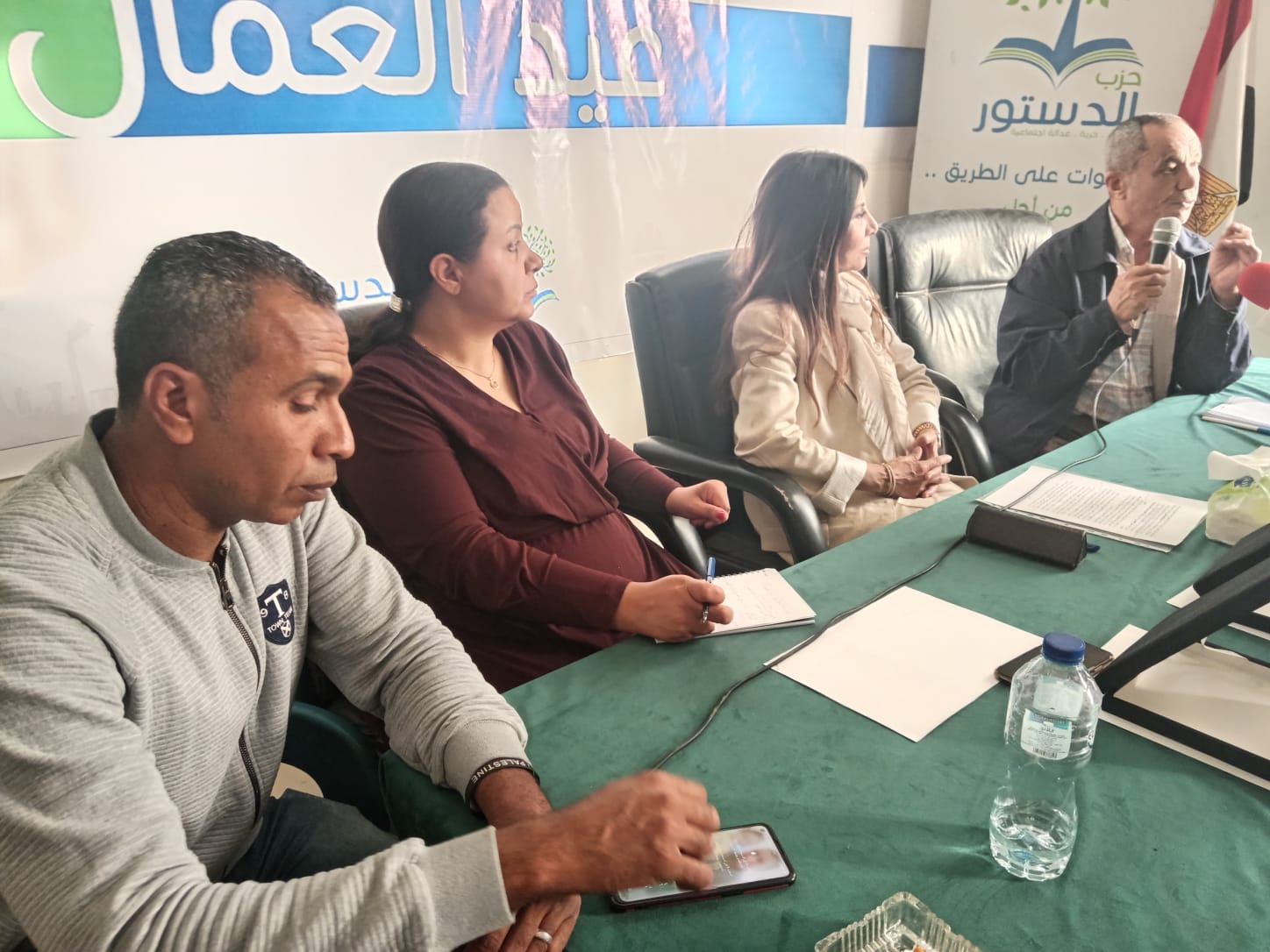 خلال احتفالية حزب الدستور بعيد العمال.. قيادات نقابية وحزبية تفتح ملف الأجور وتطالب برفع الحد الأدنى إلى أكثر من 8 آلاف جنيه