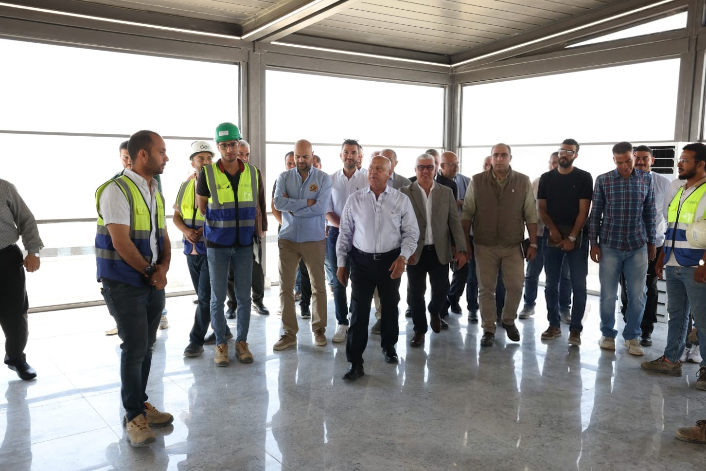 وزير النقل يجري جولة تفقدية هامة بمشروع استكمال وتطوير ميناء السخنة ويشهد وصول السفينة CMA CGM Cent AURUS لرصيف محطة البحر الأحمر لتداول الحاويات رقم ١ 