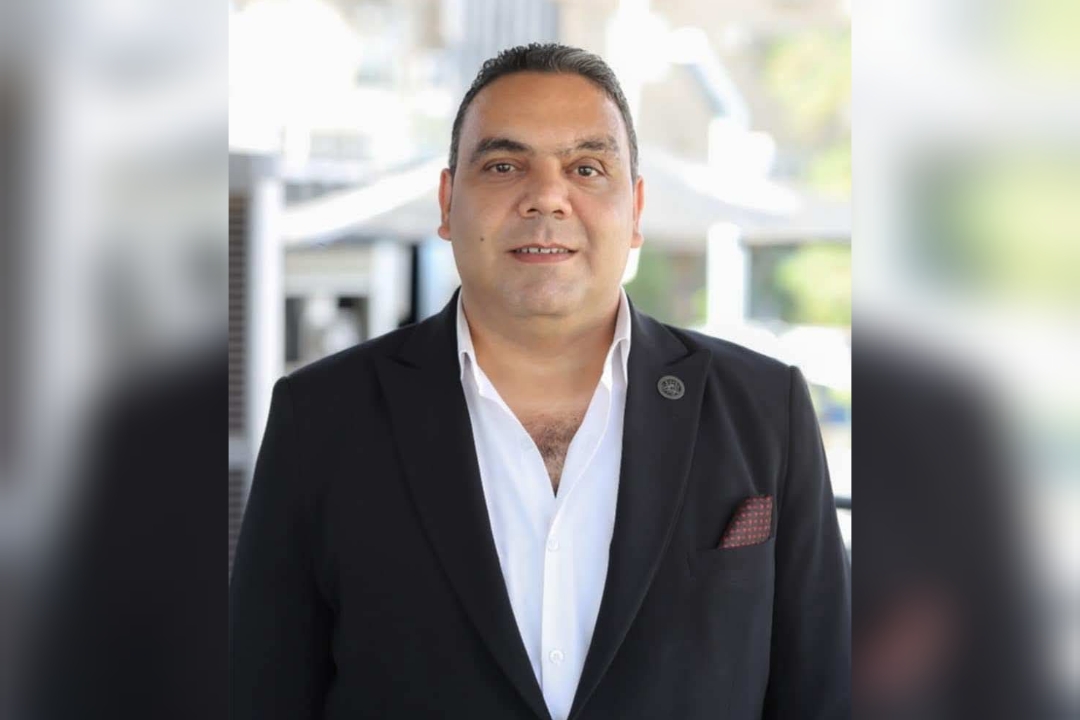 رئيس حى الساحل يضرب بيد من حديد ويزيل سوق محمد يوسف بعد حالة من الشلل المرورى " صور "