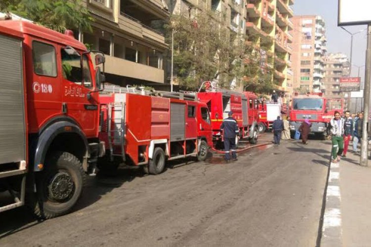 شلل مرورى على كورنيش الجيزة إثر حريق «البحر الأعظم».. والنيابة تبدأ التحقيق
