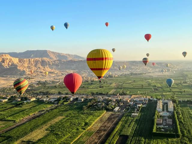 إلغاء رحلات البالون الطائر في الأقصر بسبب اضطراب الرياح رغم استقرار الطقس
