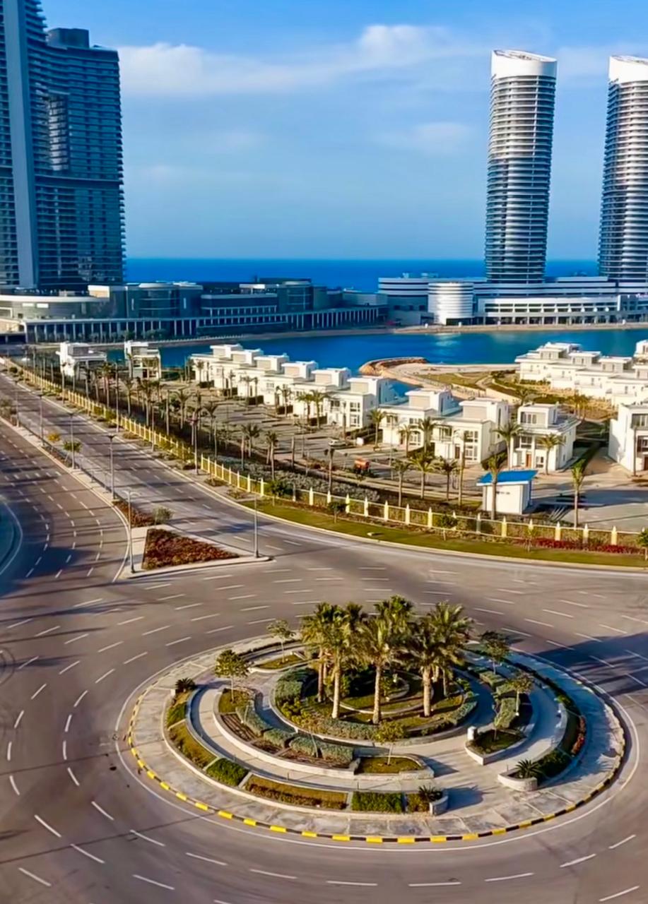 الداخلية تُحكم السيطرة على طرق الساحل الشمالي والعلمين بمنظومة مرورية ذكية تعمل بالذكاء الاصطناعي