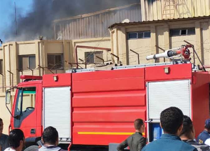 الحماية المدنية بالغربية تسيطر على حريق مطبعة في المحلة الكبرى