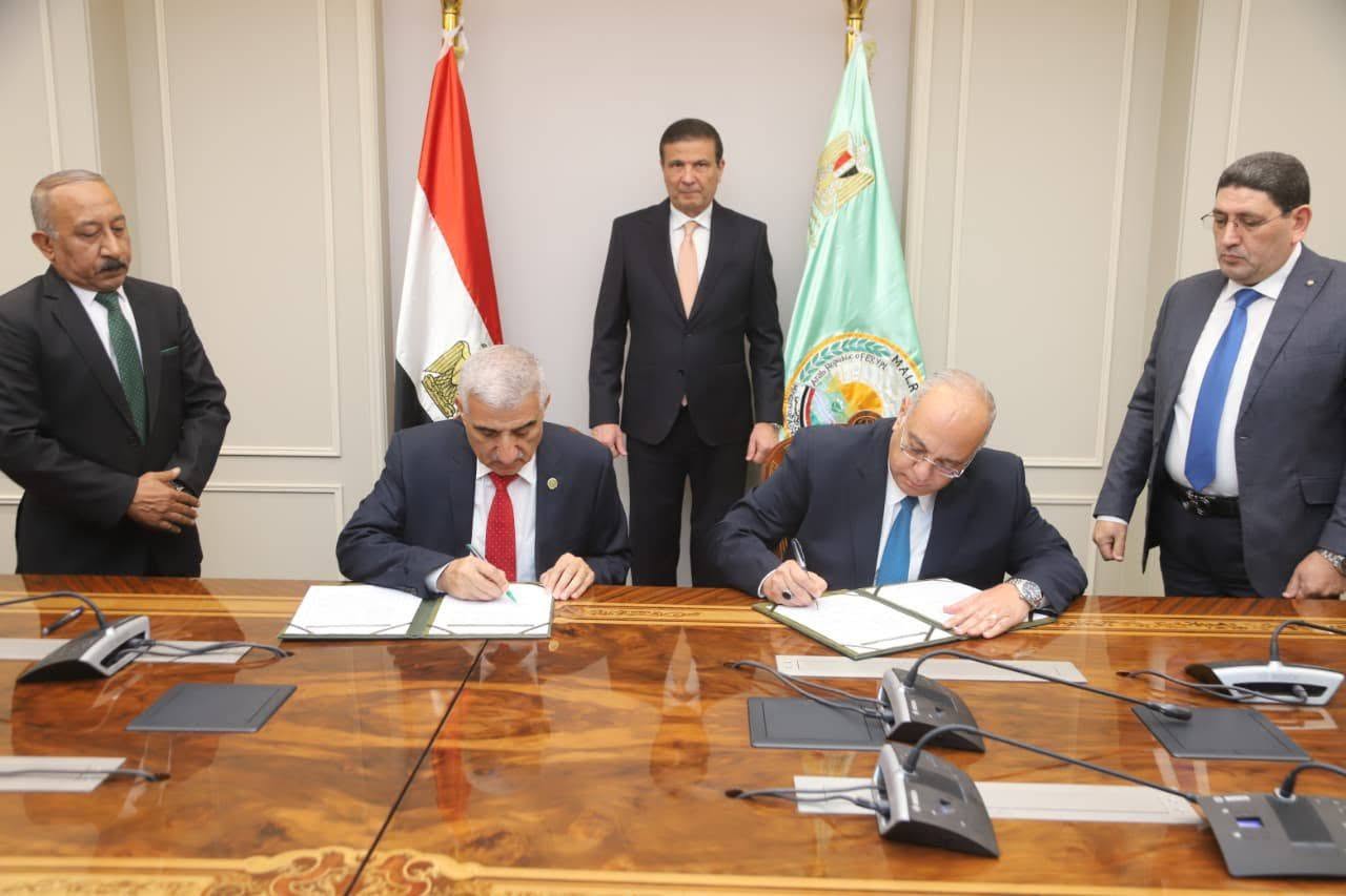 وزير الزراعة يشهد توقيع مشروعين تنمويين بين "بحوث الصحراء" و"أكساد" لتعزيز الأمن الغذائي ومواجهة التغيرات المناخية