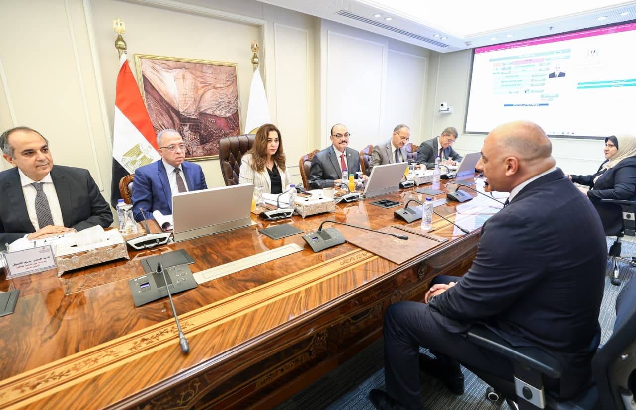 وزيرة التنمية المحلية والبيئة تترأس لجنة الوظائف القيادية لشغل عدد من الوظائف القيادية بالوزارة