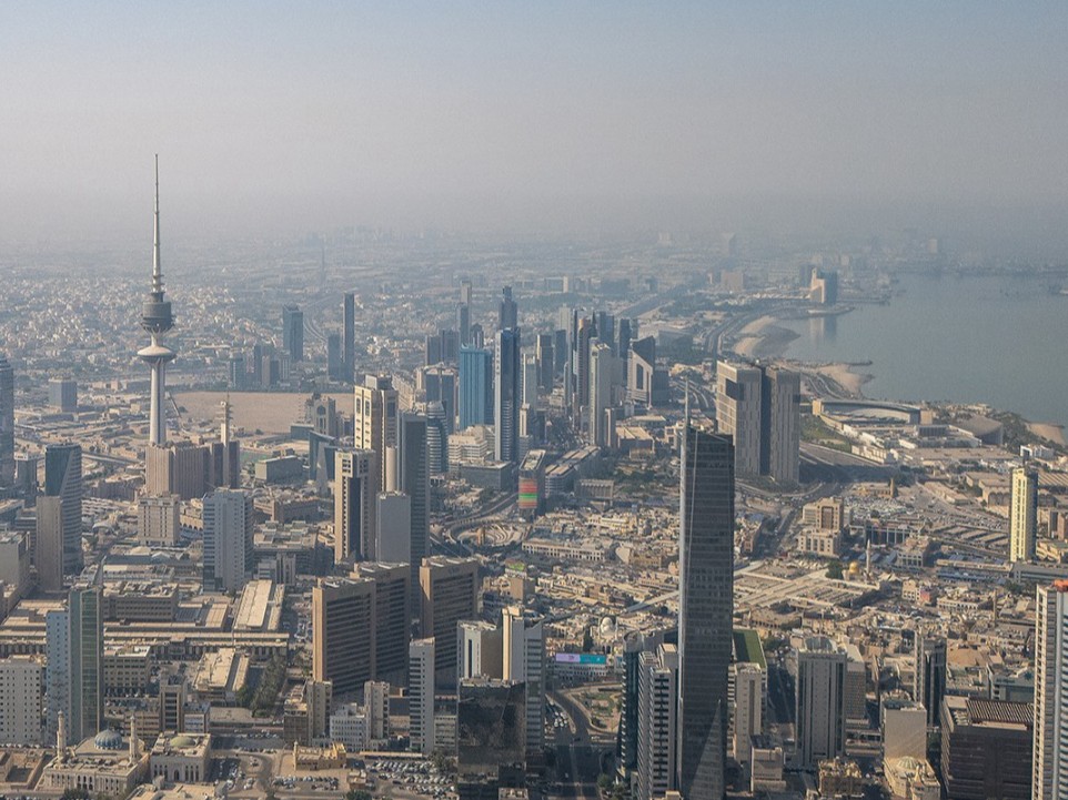 الكويت: الهجمات الإيرانية تهديد بالغ لسلامة المدنيين ونحتفظ بحقنا في الدفاع