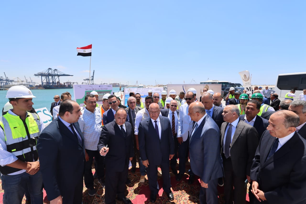 وزير النقل يتفقد مشروعات ميناءي الإسكندرية والدخيلة الجاري تنفيذها في إطار خطة إنشاء ميناء الإسكندرية الكبير