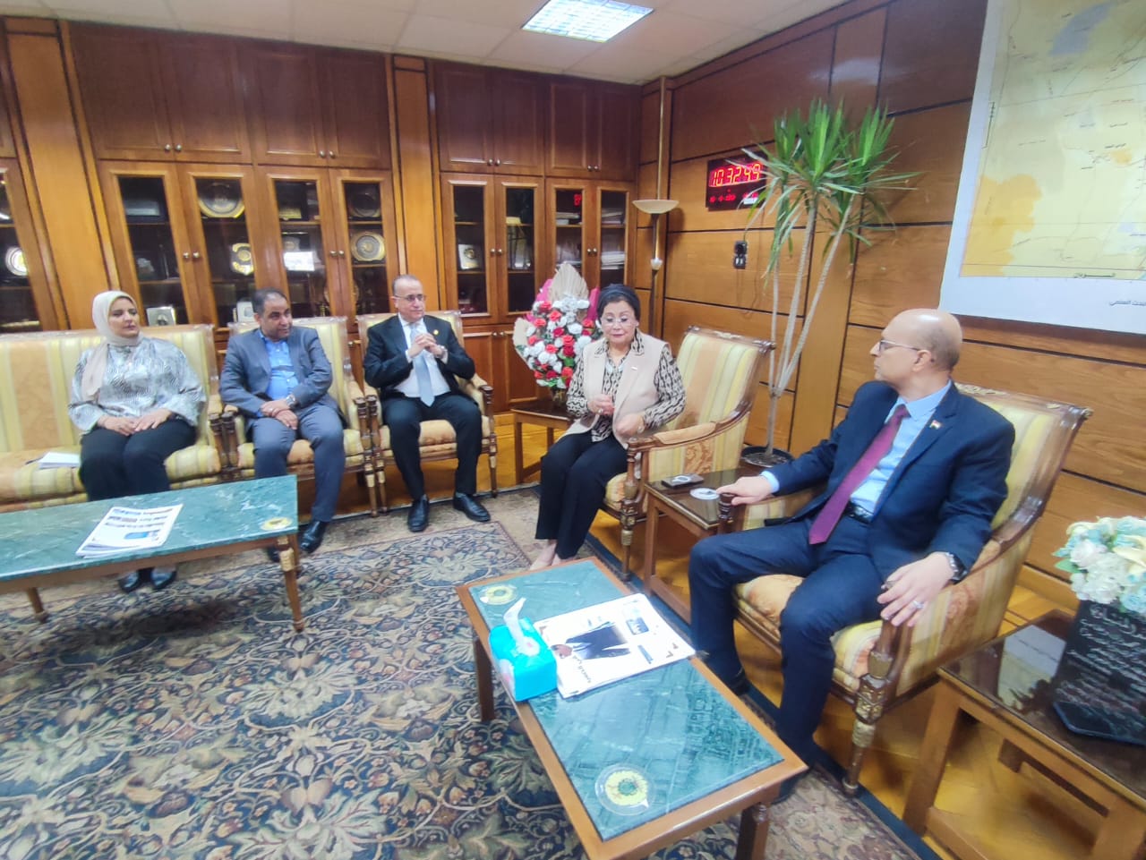 في زيارة غير مرتبة .. نائب وزير الصحة تتفقد مستشفى ديروط المركزي فجرًا 