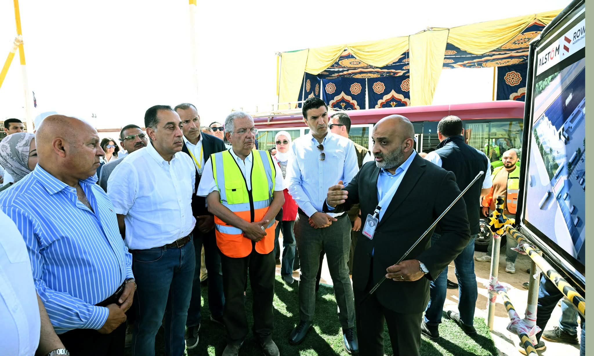 رئيس الوزراء يتفقد مجمع ألستوم الصناعي بمدينة برج العرب الجديدة