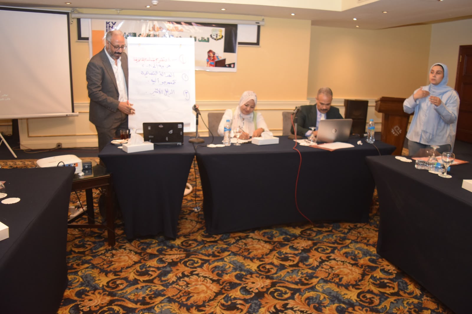 "قضايا المرأة" تقيم مائدة حوار حول العنف الرقمي ضد النساء الاشكاليات القانونية ومسارات العدالة البديلة