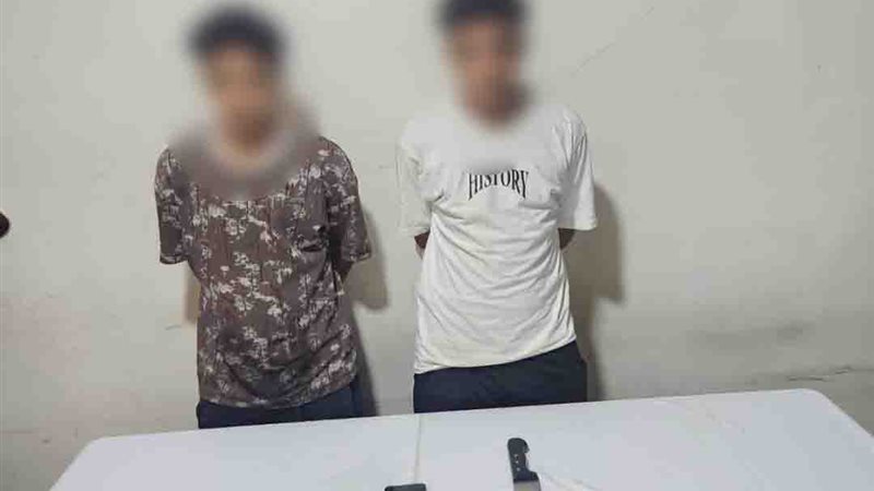 بعد تداول فيديو الواقعة.. الداخلية تكشف لغز سرقة هاتف أجنبي تحت تهديد السلاح في أسوان وتضبط المتهمين