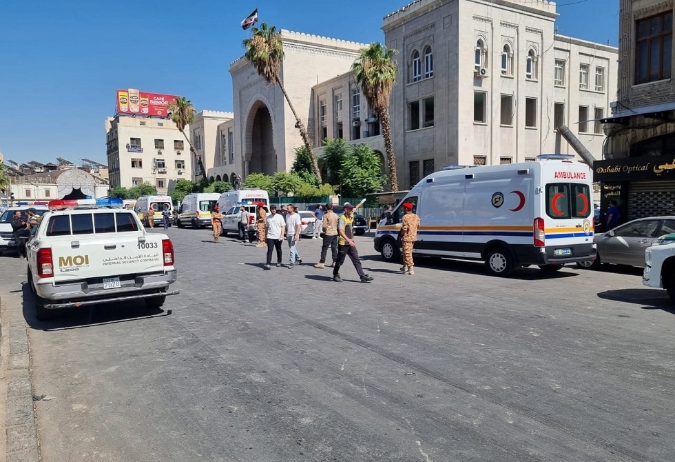 إصابة أسرة من 4 أشخاص فى حادث تصادم دراجة نارية مع تريلا بميت غمر