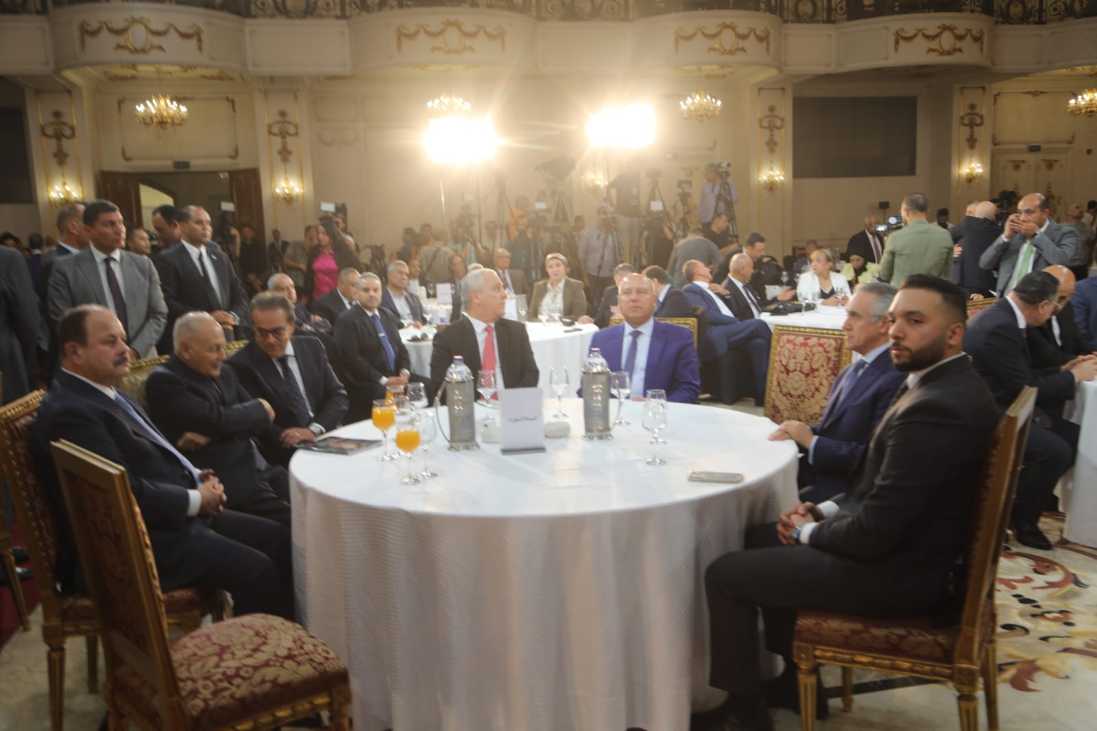 وزير النقل يشارك في احتفالية الهيئة الوطنية للصحافة لتدشين كتاب "رجل الأقدار.. سيرة قائد.. مسيرة وطن" 