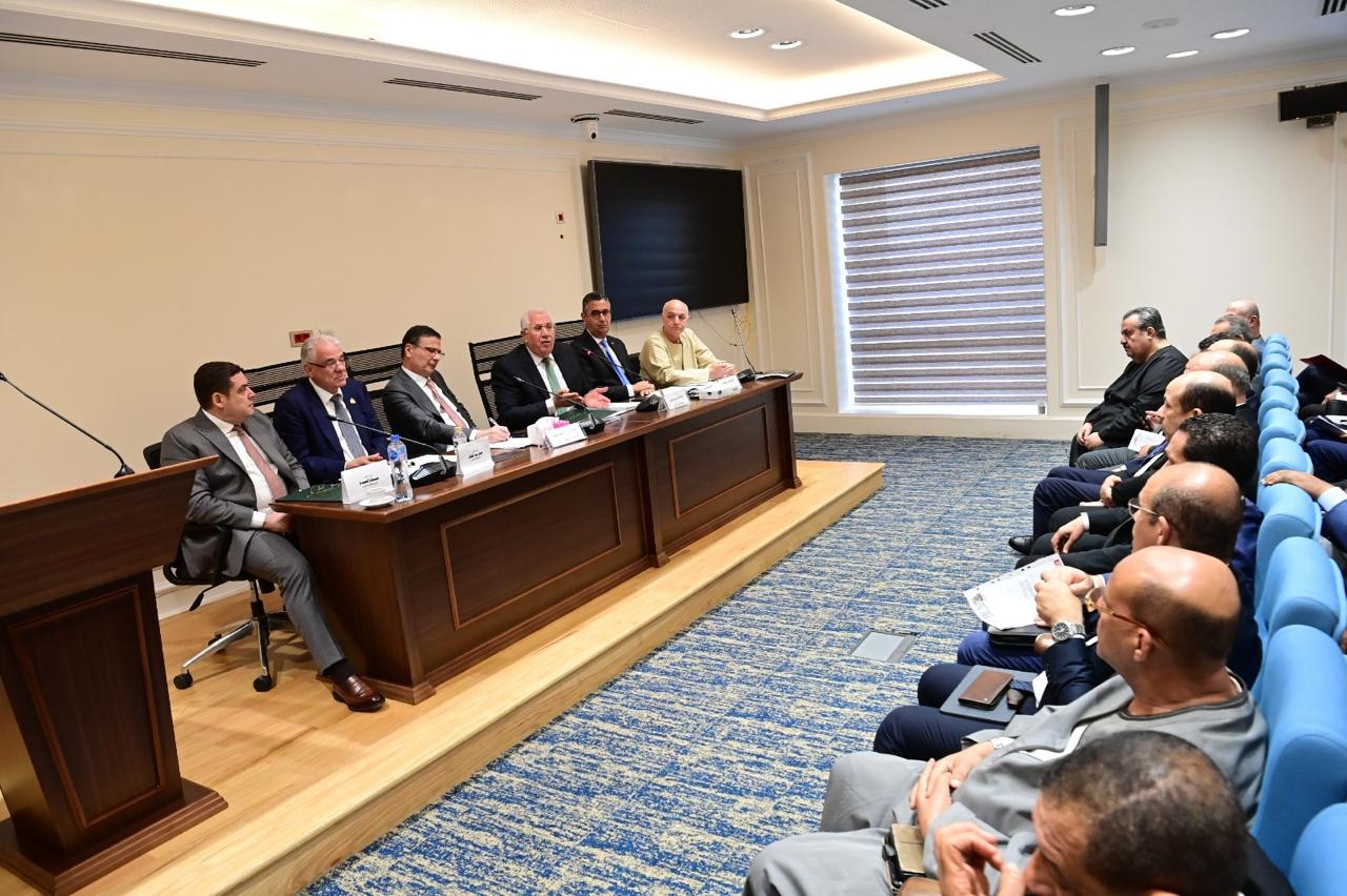 وزير الزراعة أمام "النواب": لن نتخلى عن الفلاح.. 300 ألف طن رصيد الأسمدة المدعمة الآن بالجمعيات مع توريد يومي من المصانع وصرف للمزارعين