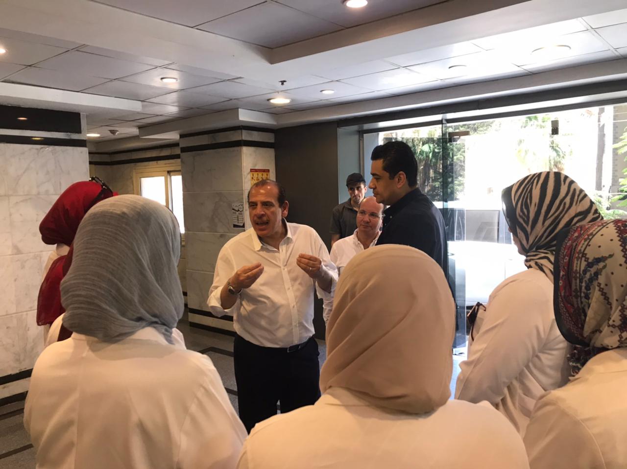 نائب وزير الصحة يجري جولة تفقدية موسعة بالمنشآت الصحية في الدقهلية ويوجه بمكافآت للمتميزين وتحقيقات للمقصرين