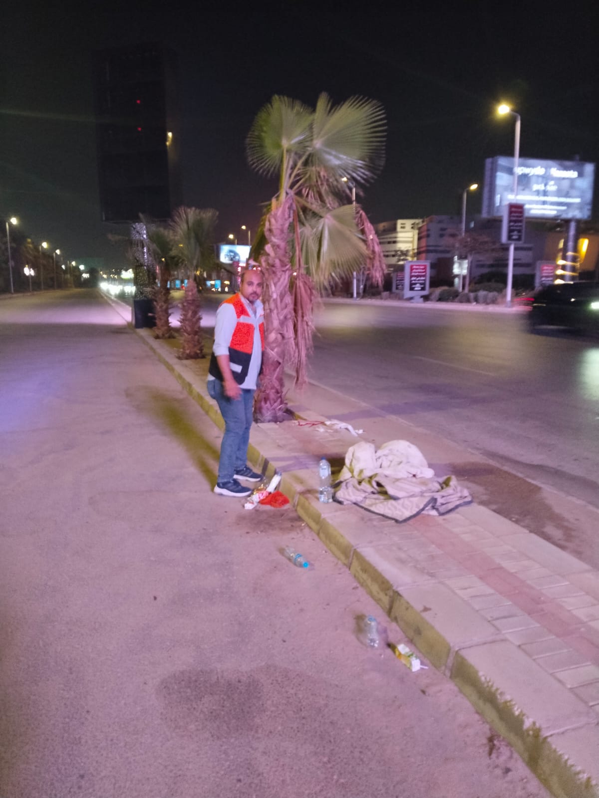 وزيرة التضامن الاجتماعي توجه فريق التدخل السريع المركزي لفحص استغاثة سيدة بلا مأوى بالتجمع الخامس