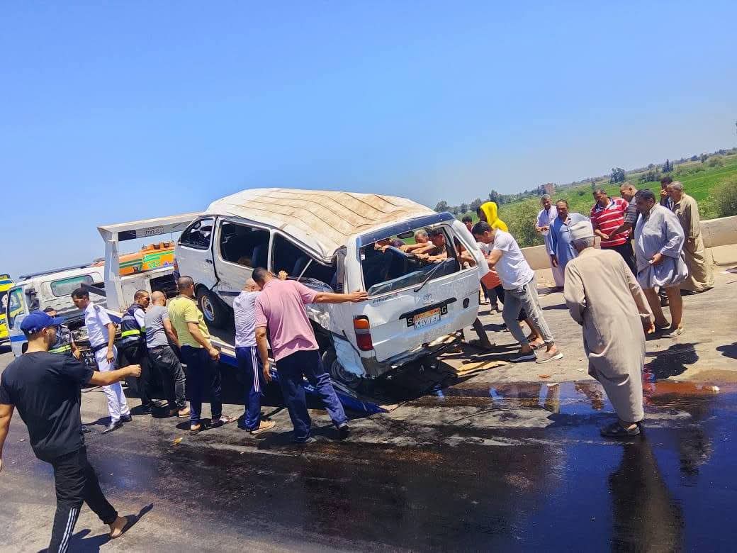 اصطدام مروّع بين ملاكي وميكروباص يخلّف 10 مصابين بطريق" كفر الشيخ"
