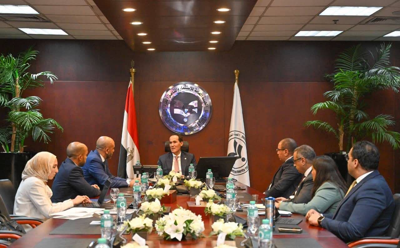 الرئيس التنفيذي لهيئة الاستثمار يبحث مع «موانئ دبي العالمية» خطط التوسع واستكشاف فرص استثمارية جديدة في مصر