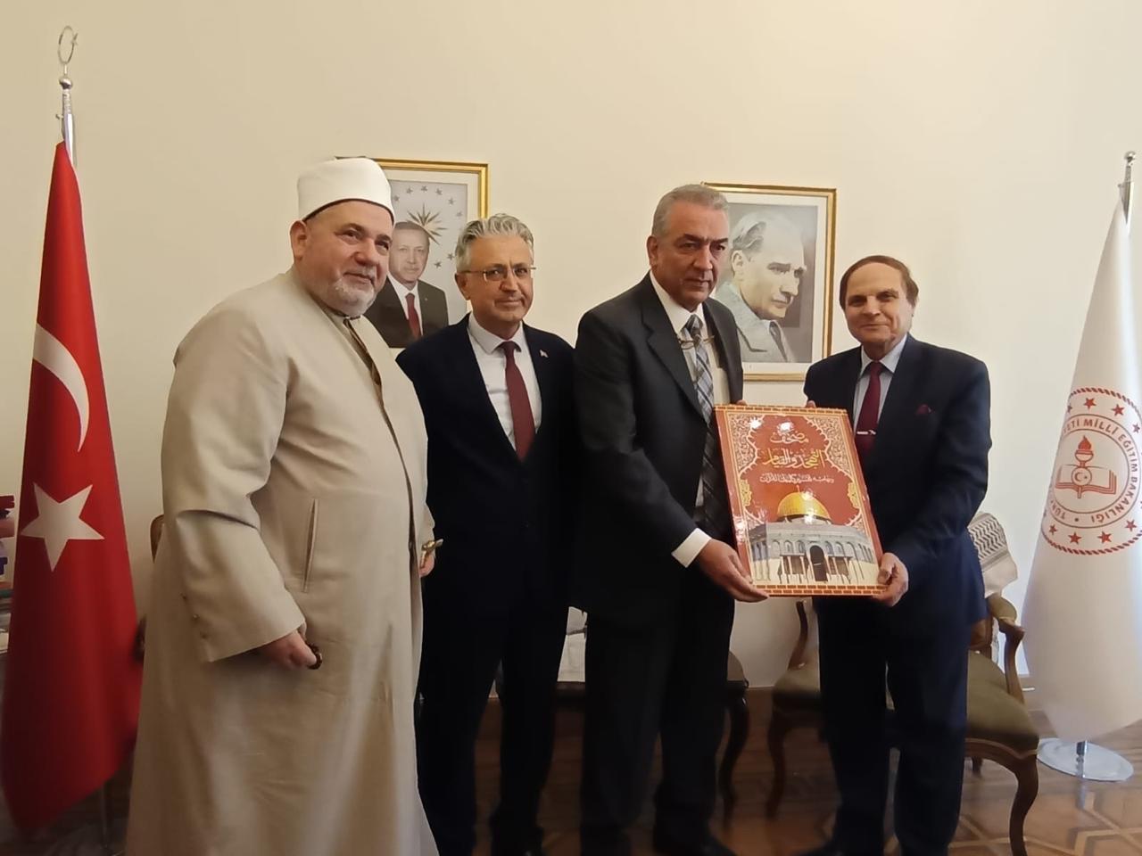 الأمين العام لرابطة الجامعات الإسلامية يبحث مع المستشار التعليمي التركي بالقاهرة تعزيز التعاون مع الجامعات التركية